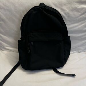 Away Large Featherweight Men's Backpack in Black Like New